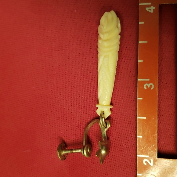 Vintage bone drop earrings. - Picture 3 of 3